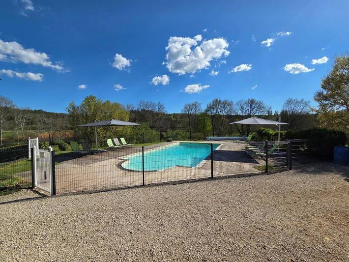 Location de vacances pour 6 personnes, avec piscine ainsi que vue et jardin, animaux acceptés à Sainte-Foy-de-Longas - 2