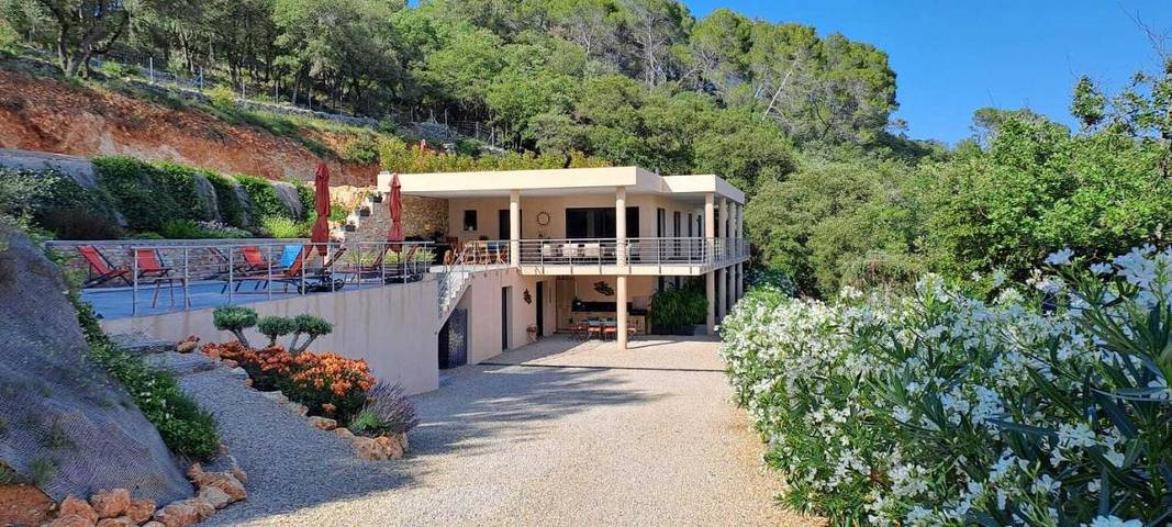 Location de vacances pour 2 personnes, avec sauna et vue ainsi que piscine et jardin à La Motte - 2