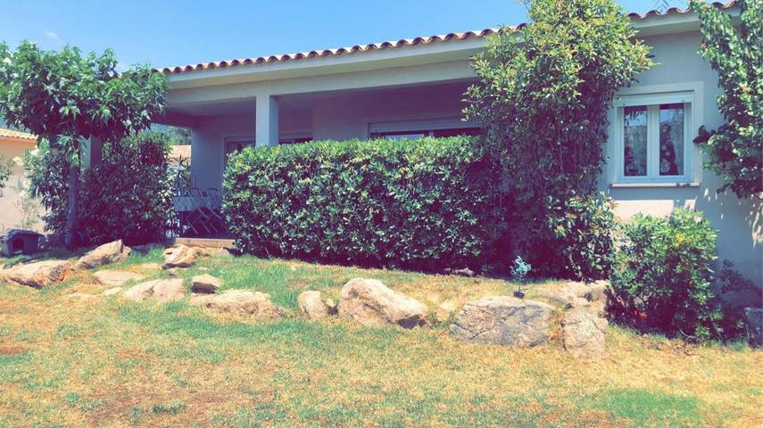 Villa pour 4 personnes, avec Terrasse ainsi que Jardin et Piscine dans Sainte-Lucie de Porto-Vecchio - 2