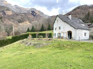 Gîte pour 8 personnes, avec jardin et terrasse à Aydius