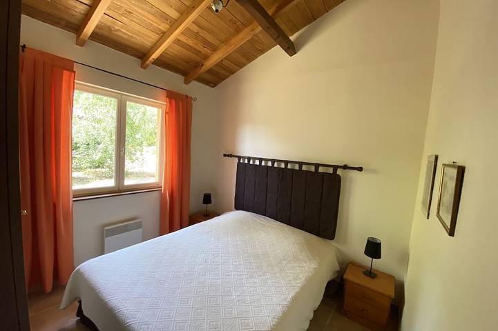 Gîte pour 5 personnes, avec jardin ainsi que terrasse et piscine à Doissat - 2