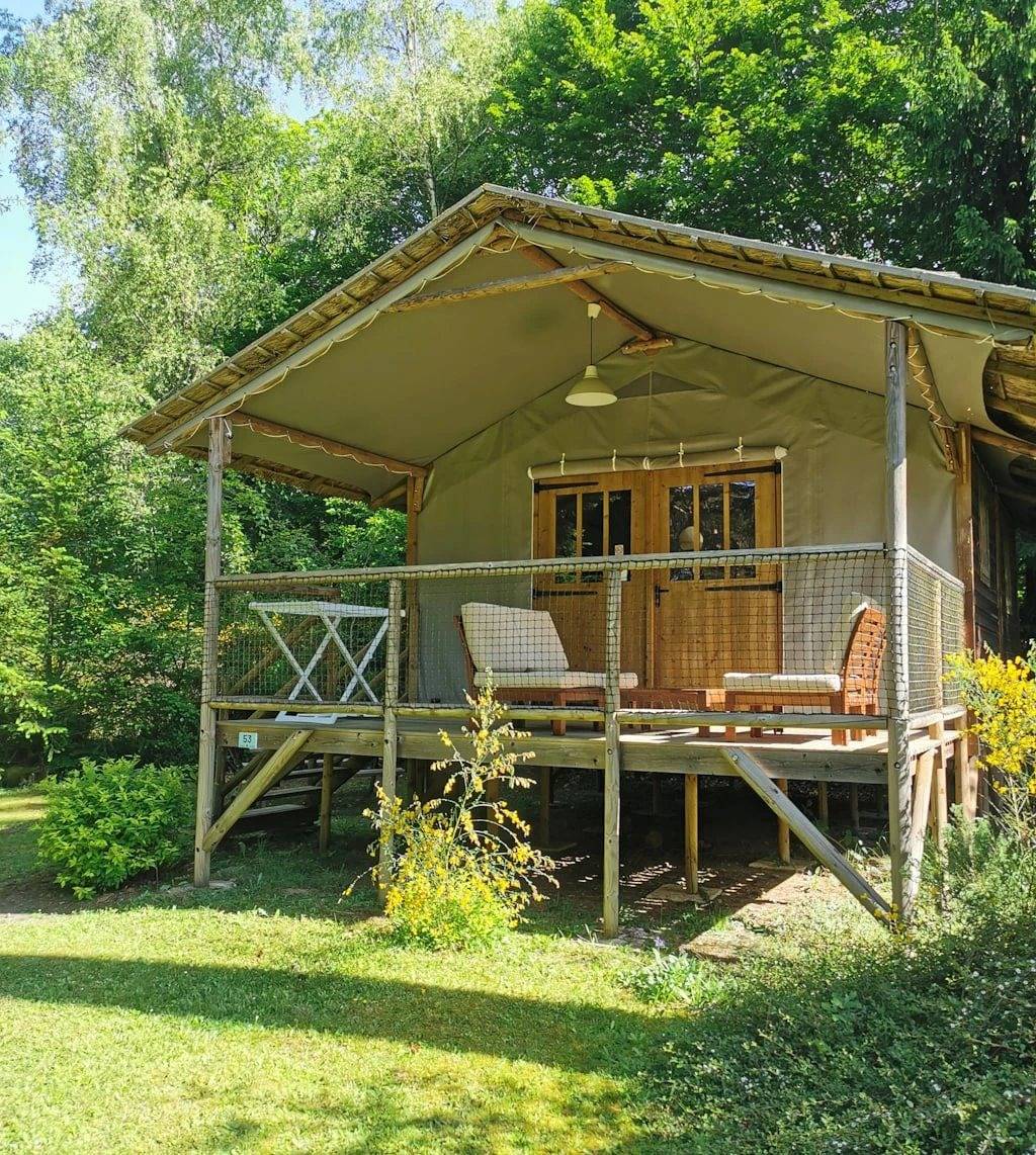 Camping 3 étoiles - Piscine  - ccbecge in Palisse, Ussel und Umgebung