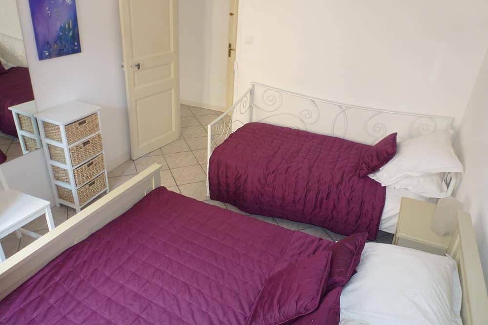 Goed uitgerust huis aan voet van middeleeuwse stad met garage, wifi en 2 doucheruimtes in Carcassonne, Vinisce