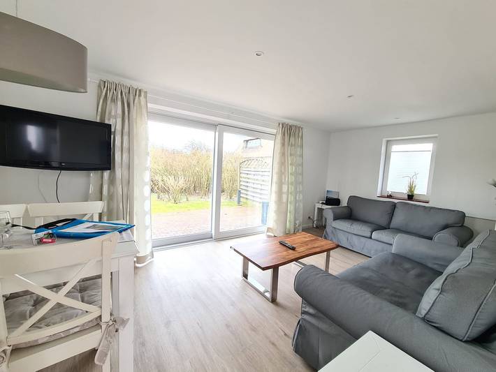 Lütt Hüs 1 – Exklusives Reetdach-Ferienhaus (ca. 60 m²) für 4 Personen in Wenningstedt, Sylt