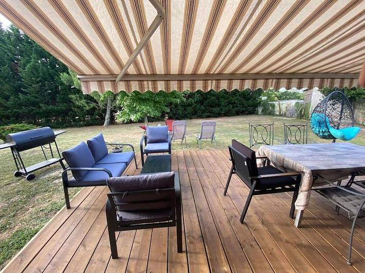 Location de vacances pour 6 personnes, avec terrasse et jardin à Yvrac - 2