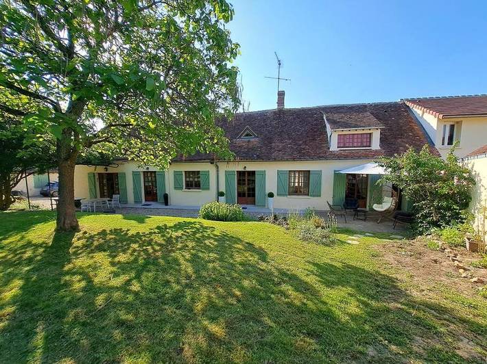 Location de vacances pour 8 personnes, avec Terrasse et Jardin à Saint-Loup-d'Ordon