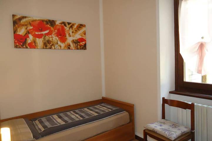 Ganze Wohnung, Für 3-4 Pers., nur 200m zum See/ Strand, mit Garten, Grill in Idro, Gardasee-Berge