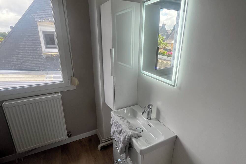 House Trélévern 2 bedrooms 5 minutes from the sea 100m2 in Trélévern, Pink Granite Coast