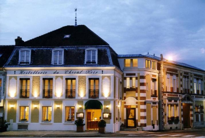Hôtel pour 2 personnes, avec Terrasse et Jardin à Moret-sur-Loing