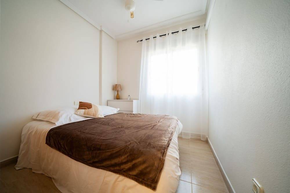 Beautiful house with terrace, swimming pool, located 700 m from the sea (6 pers) in Torre de la Horadada, Pilar de la Horadada