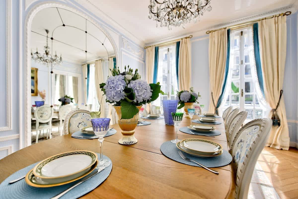 Parisian Villa: City Views, 5 Bedrooms & Family-Friendly in Paris, Ile de France