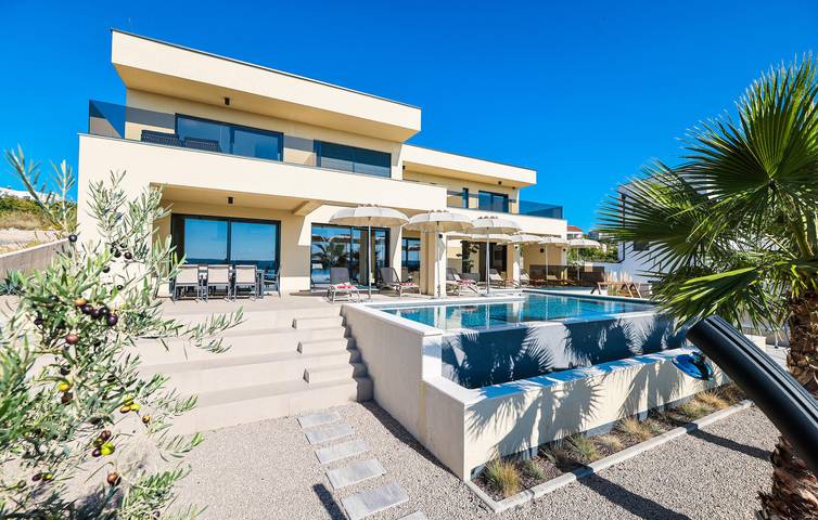 Ferienhaus für 8 Personen, mit Pool und Terrasse in Jasenice - 3