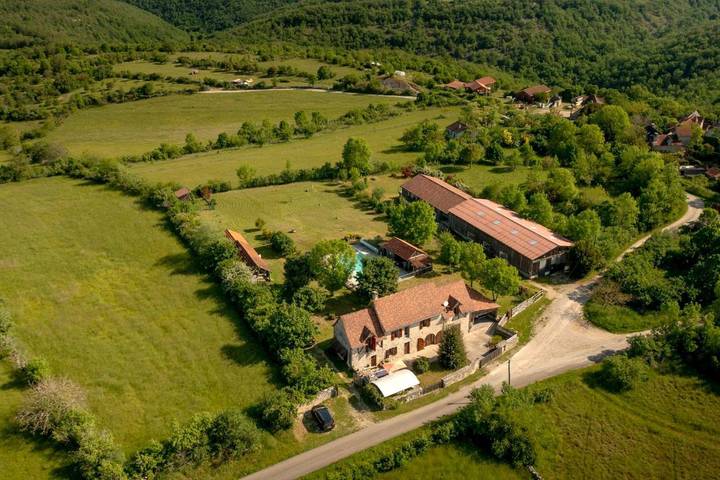 Villa pour 22 personnes, avec piscine et jardin dans l' Aveyron - 2