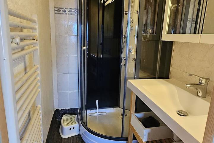 Gîte pour 6 personnes, avec sauna et piscine ainsi que terrasse et jacuzzi dans Le Collet d'Allevard - 4