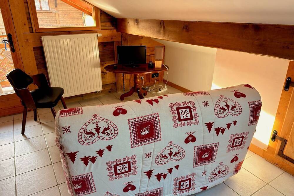 Entire apartment, Charming apartment 100m from the slopes in La Chapelle-d'Abondance, Les Portes du Soleil