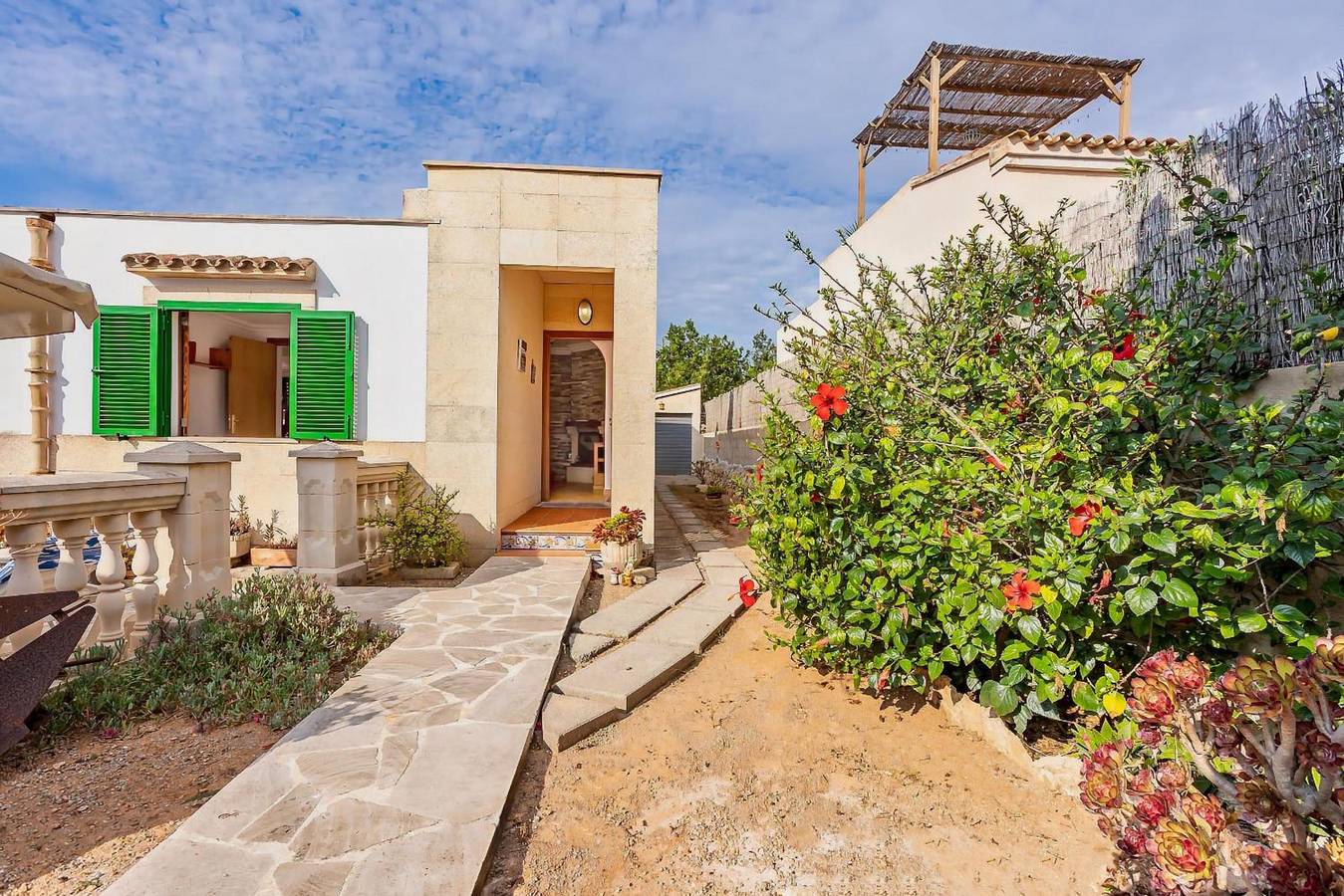Entire apartment, Holiday apartment for 6 people in Cala Llombards, Santanyí