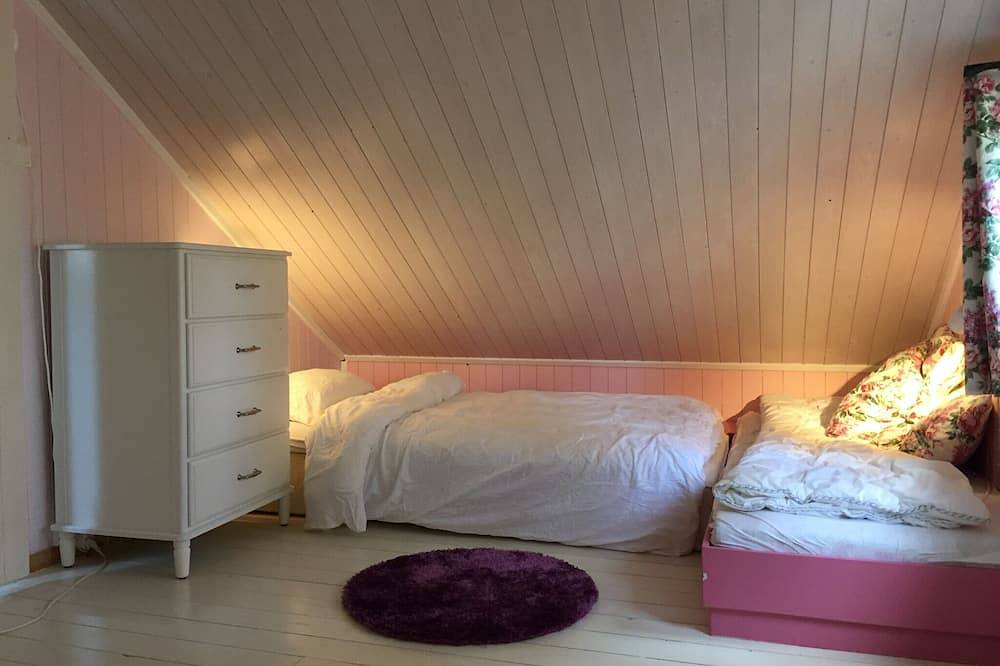 Spacious villa, family friendly, sports, beaches & Under in Spangereid, Lindesnes 