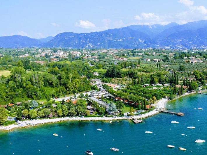 Ferienanlage für 6 Personen, mit Balkon und Terrasse sowie Garten und Kinderpool am Gardasee