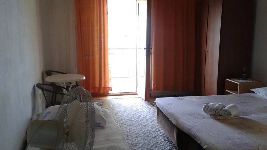 Gîte pour 7 personnes, avec terrasse à Brela - 2