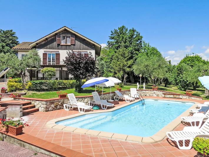 Casa vacanza per 11 persone, con giardino e terrazza, con animali domestici in Castellina Marittima