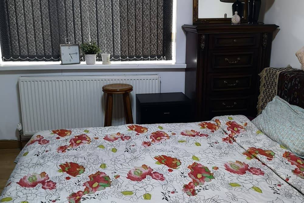 Double bedroom in a friendly home 5 mins drive to town centre in Bolton (desambiguación), Gran Mánchester