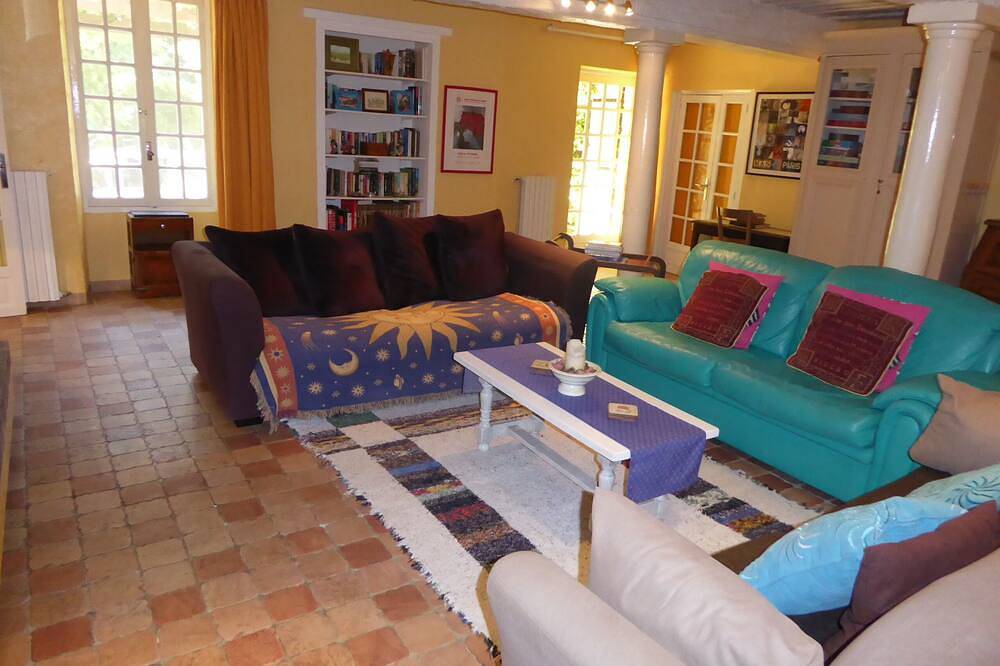 Le Mas-8 plazas, 4bdrm, 4bathrm Self-Catering granja en el corazón de la Provenza in Rognonas, Region de Arles