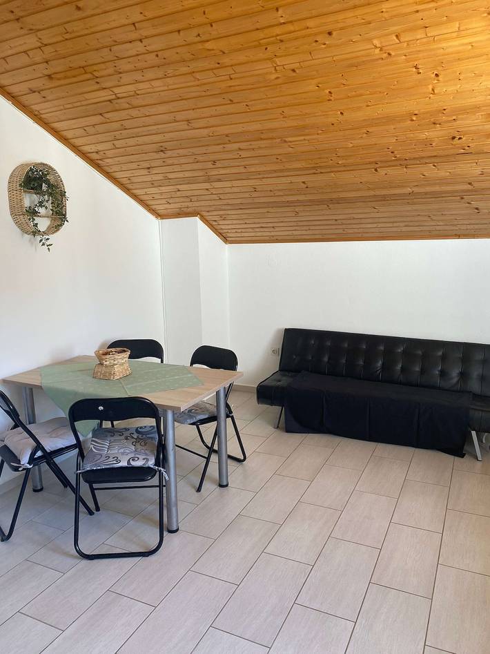 Ganze Wohnung, 1-Zimmer-Ferienwohnung mit Balkon und Meerblick Preko, Ugljan A-23327-a in Plaža Jaz, Poljana