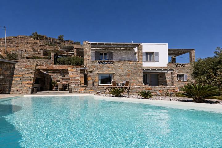 Villa für 8 Personen, mit Balkon und Garten sowie Pool, kinderfreundlich in Kea