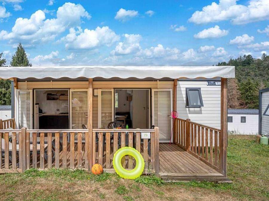 Camping Les Gorges Du Chambon - Ciela Village - Mobilheim 4 personen - Ciela Privilège - 2 Schlafzimmer - Grill in Eymouthiers, Regionaler Naturpark Périgord-Limousin