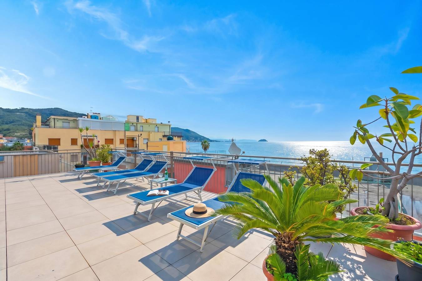 Hotel Del Golfo 63 in Laigueglia, Riviera di Ponente