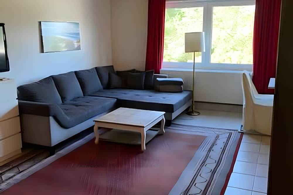 Ganze Wohnung, Apartment Landhaus Wagner für 4 Personen mit privater Terrasse, Garten und Wlan in Malente, Südliche Ostseeküste