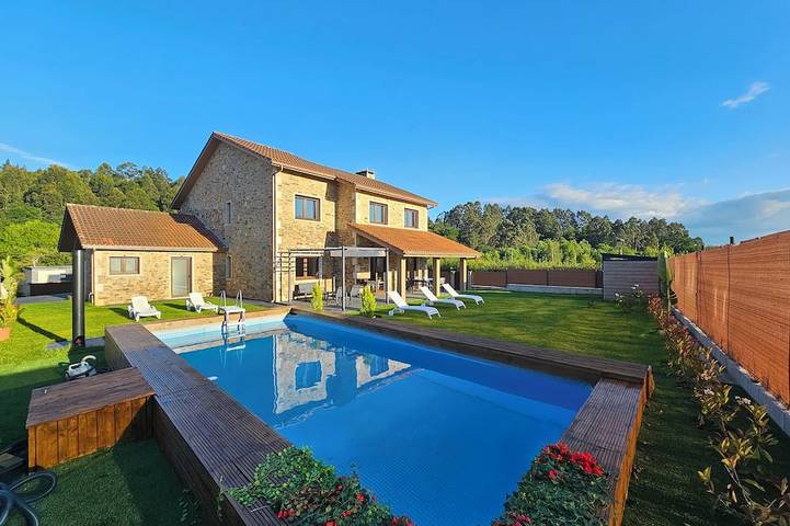 Villa for 10 people, with pool and garden - 1