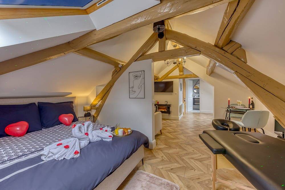 Entire apartment, Romantique Love Room /15mn Fontainebleau in Montereau-Fault-Yonne, Seine-et-Marne