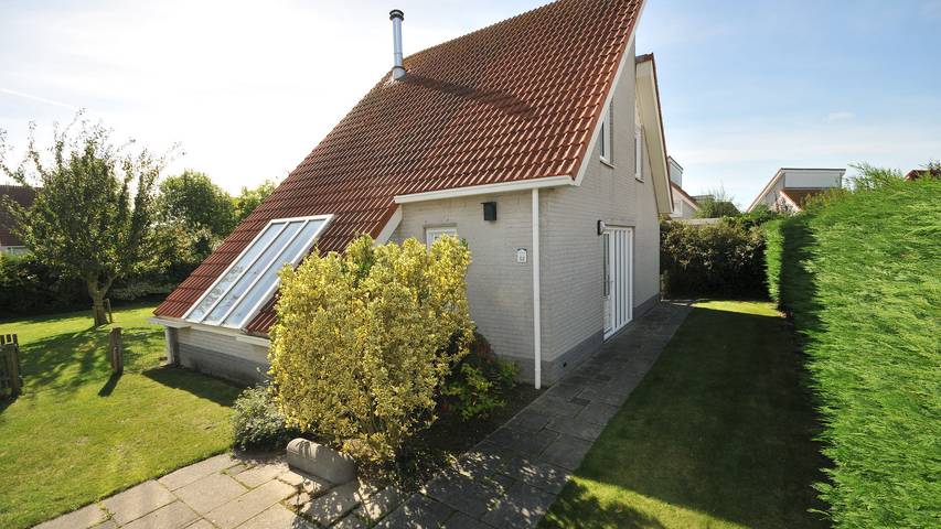 Ferienhaus für 8 Personen, mit Balkon/Terrasse und Terrasse sowie Garten und Sauna in Scharendijke