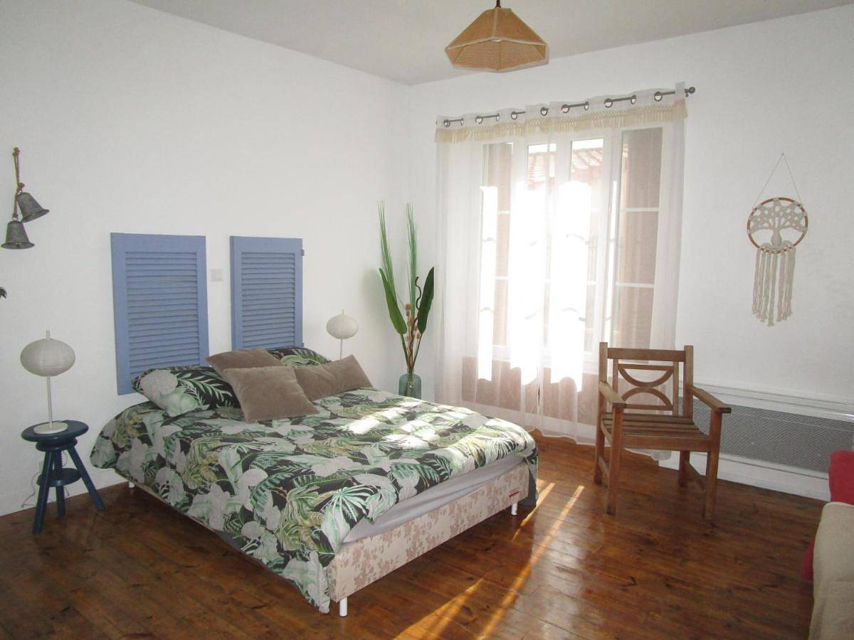 Appartement entier, One-Bedroom Apartment in Langeac, Haute-Loire