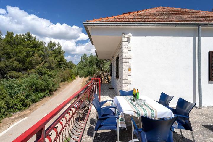 Maison d’hôte pour 6 personnes, avec jardin et vue dans Hvar