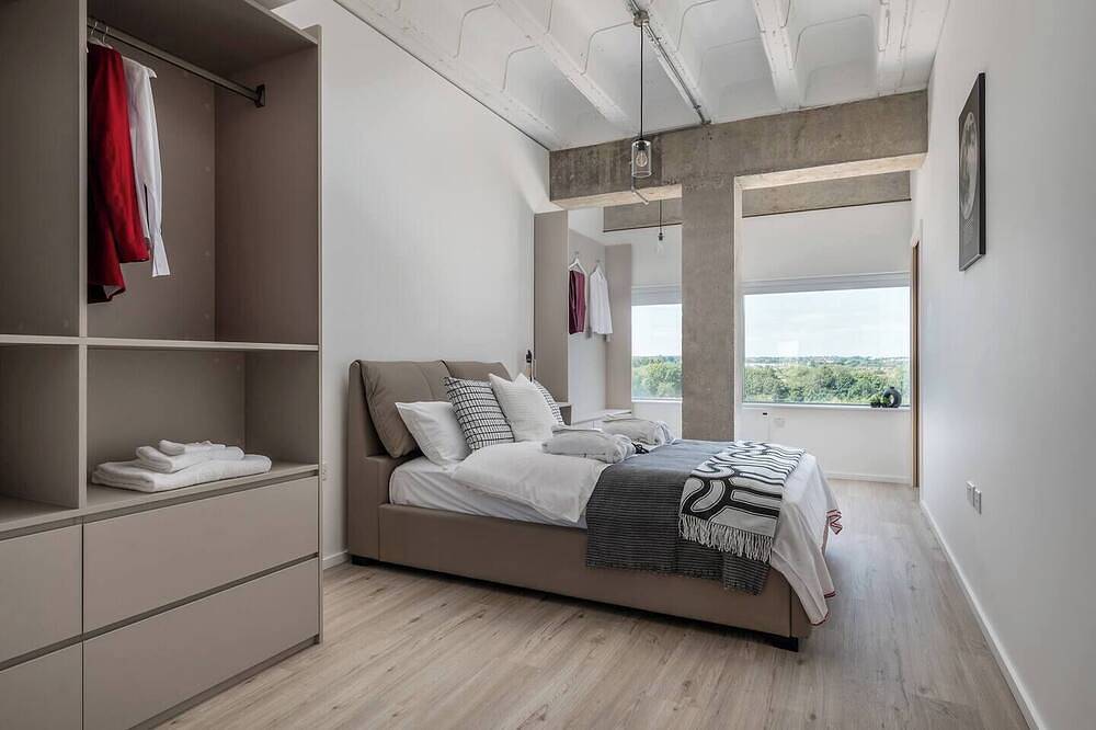 Entire apartment, The Black and White Suite in Milton Keynes, South East England