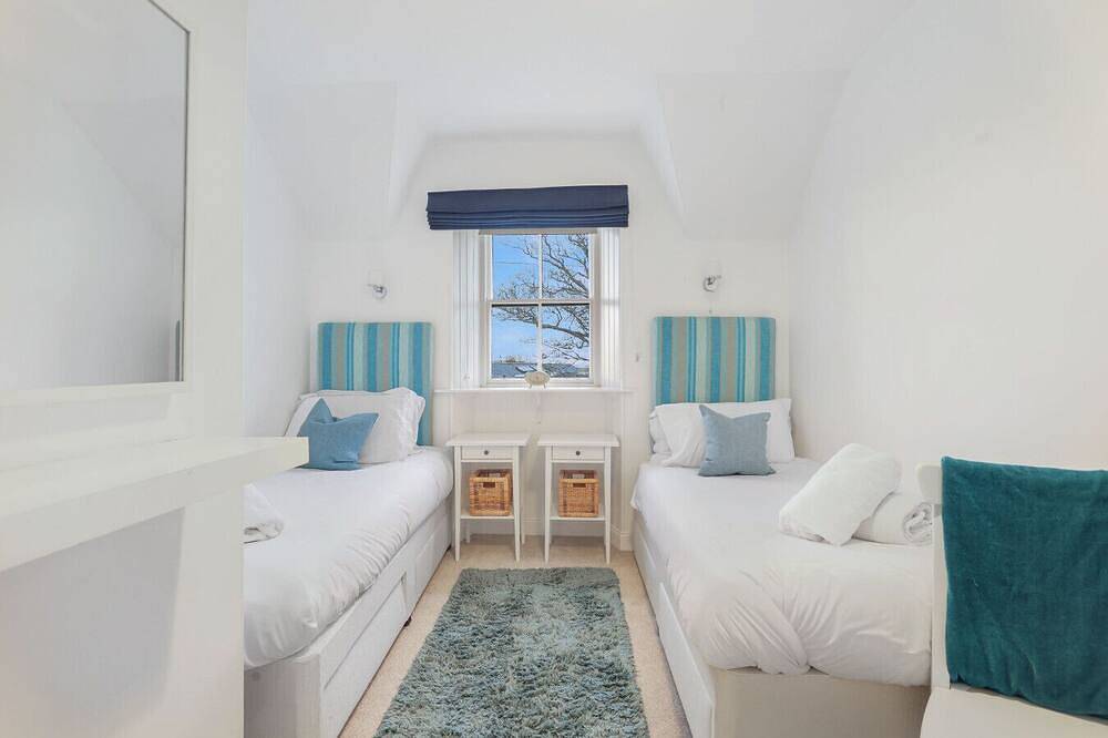 Grove Cottage - North East Escapes in Bamburgh, Northumberland