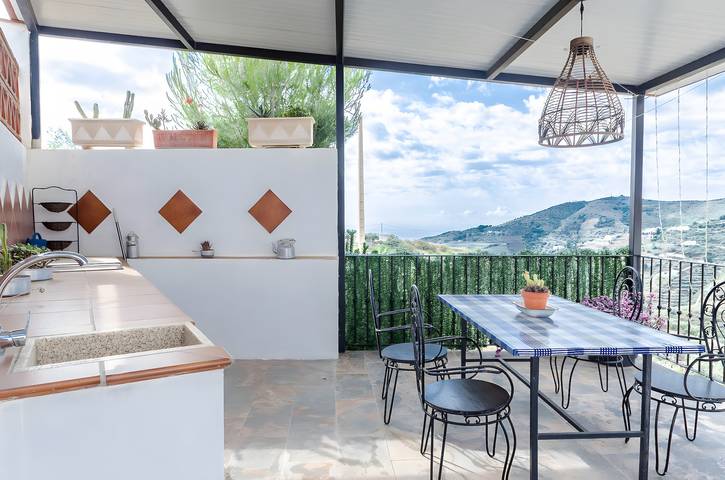 Villa 'Jema' avec vue sur la mer, piscine privée et climatisation in Torrox, Cordillera Penibética