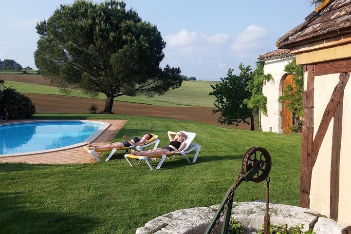 Gîte pour 7 personnes, avec jardin et jacuzzi à Saint-Avit (Lot-et-Garonne)