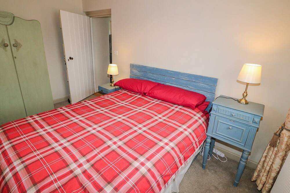 Shandrum Brook, pet friendly, country holiday cottage in Charleville in Fermoy, County Cork