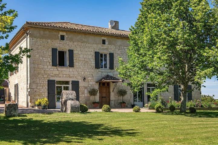 Location de vacances pour 22 personnes, avec jardin et sauna à Andillac