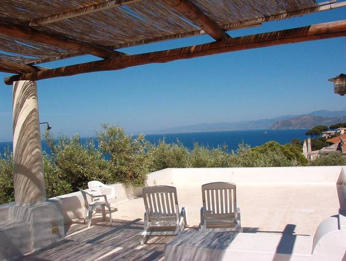Villa per 6 persone, con Balcone e Terrazza nonché Giardino e Panorama a Gioiosa Marea