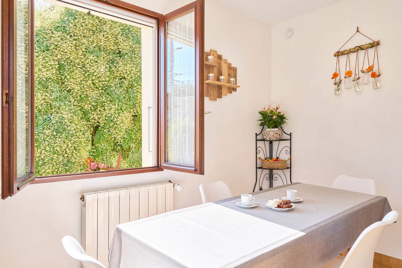 Les Chambres De Ma’nous – Charme et détente en Dordogne Périgord Pourpre in Mouleydier, Périgord Pourpre