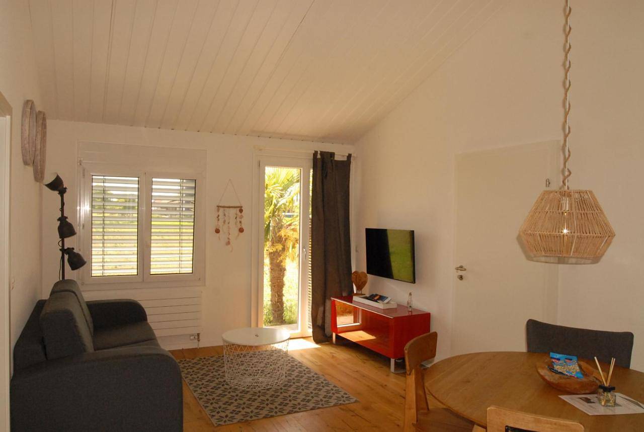 Chalets Vacances in Avenches, Lac de Morat & Estavayer-le-Lac Région