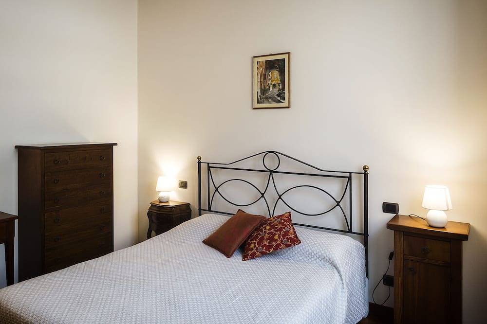 Entire apartment, Charming three-room on the sea front promenade of Chiavari sea in Chiavari, Riviera di Levante