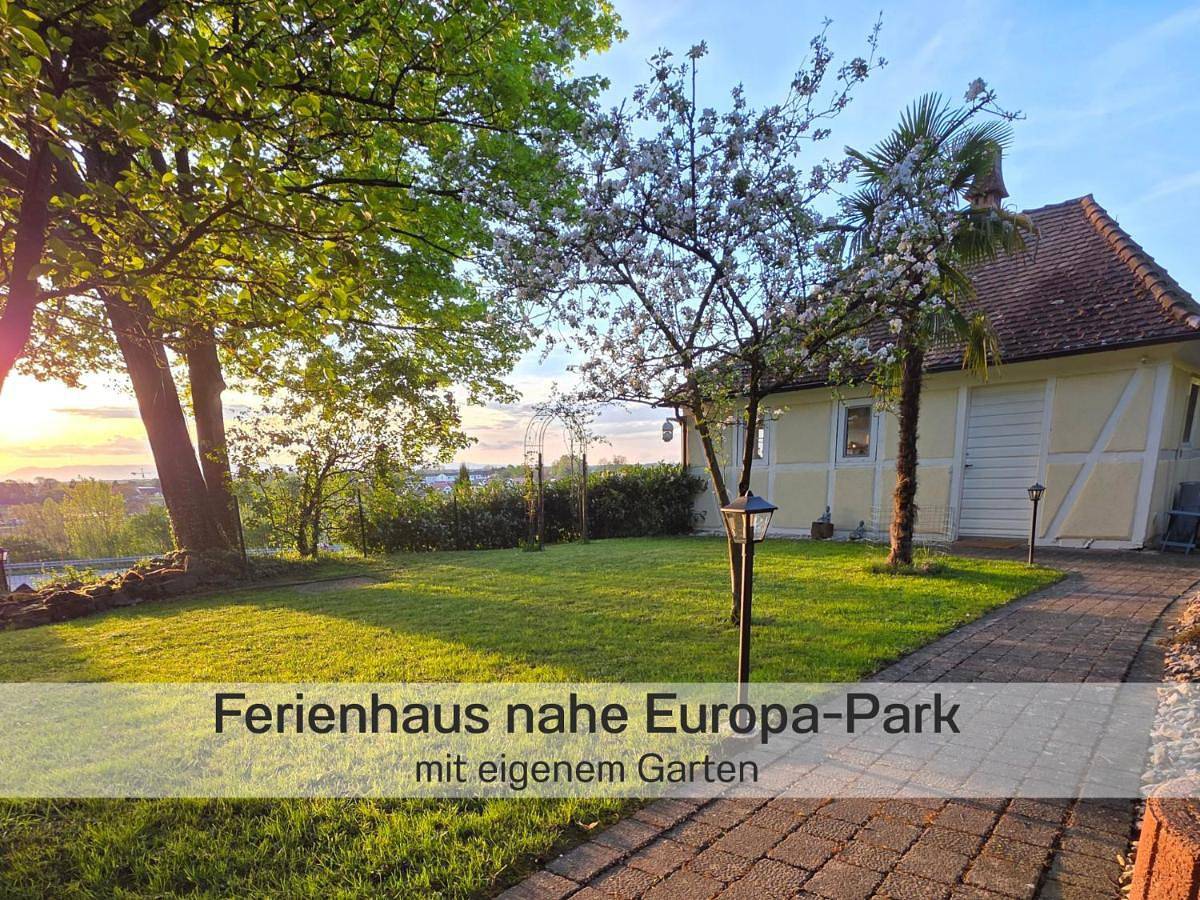 Gesindehaus Charis Ferienhaus nahe Europa Park mit eingezäuntem Garten ideal für Hunde Paare und Familien in Europa-Park, Kippenheim
