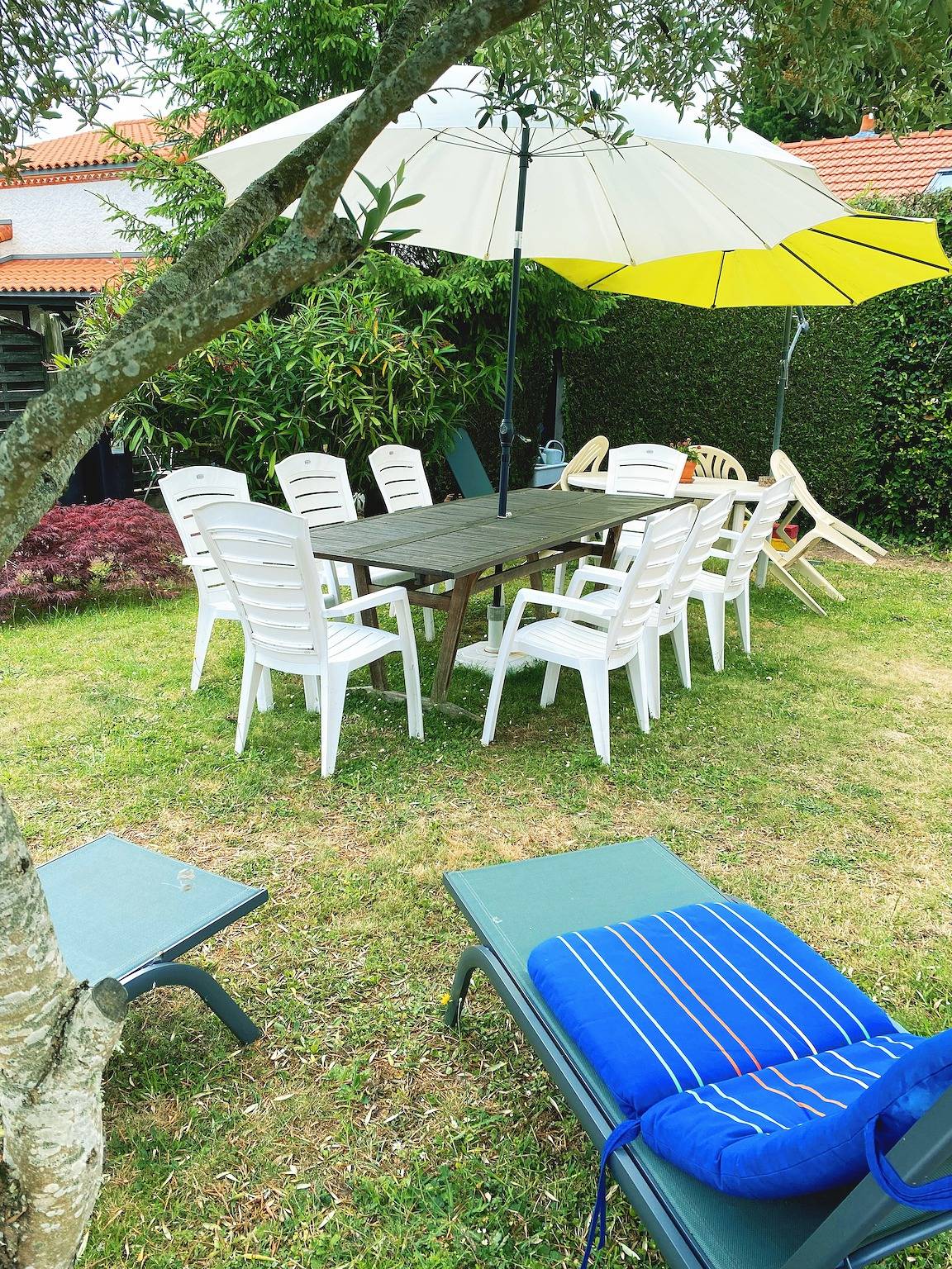 Vacances en Bord De Mer, spacieuse et chaleureuse, jardin arboré et Wi-Fi in Pornic, Côte de Jade