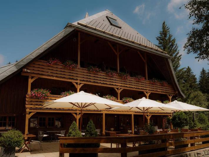 Hôtel pour 3 personnes, avec sauna et piscine ainsi que jardin et jacuzzi