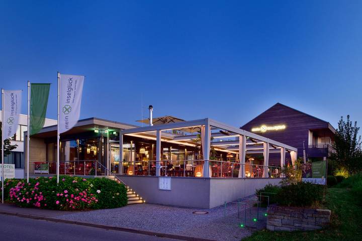 Hotel für 2 Personen, mit Balkon/Terrasse und Whirlpool sowie Terrasse und Garten in Untersee